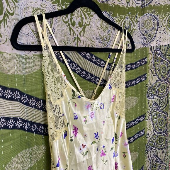 NWOT Vintage 90's Victoria's Secret Spring Yellow Floral Slip Dress Size Medium - Picture 2 of 12